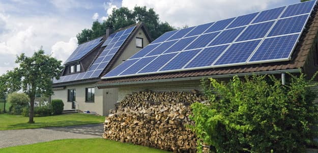 Zonnepanelen op een hellend dak